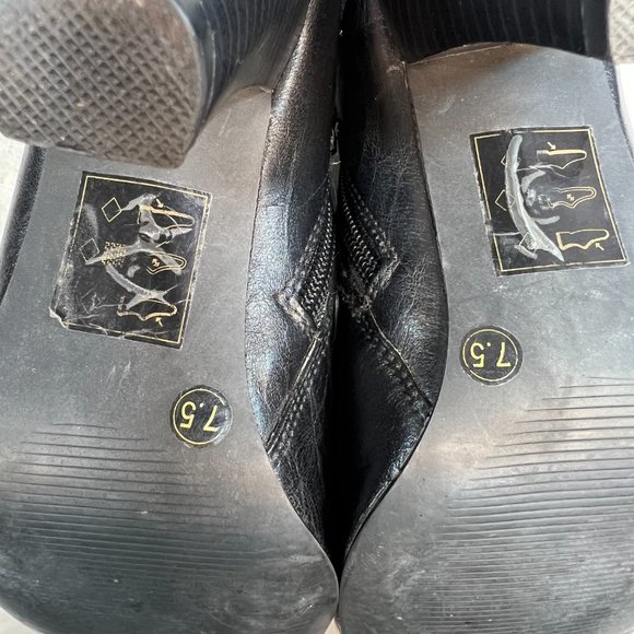 Call It Spring Black Retro Heeled Booties - Size 7.5 - Picture 11 of 11